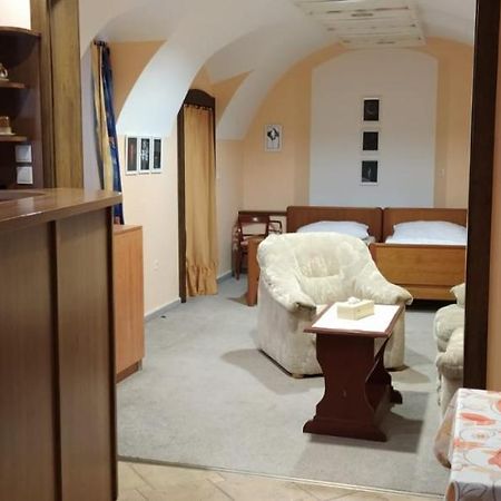 Apartman Sobeslav Exterior photo